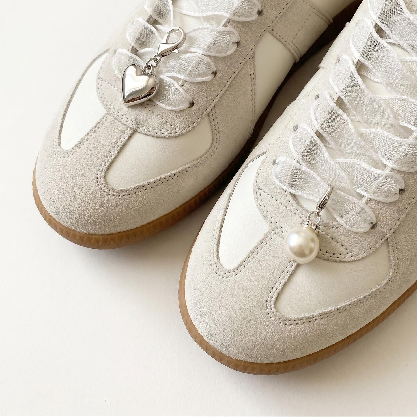 Silk shoelace Pearl Trainer charm Set