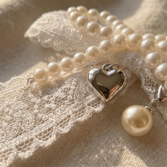 Pearl Lace Bow Trainer Charm Set